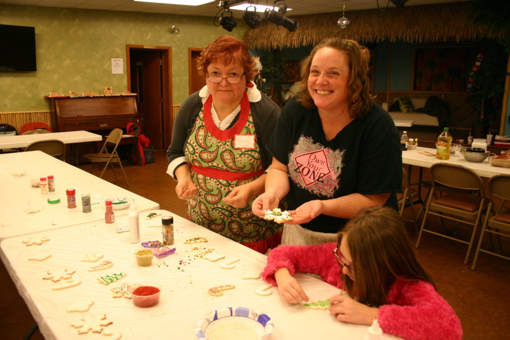 2015-12-11 Inspired Sisters of Zions Church of Hamburg - Be Social Let's Make Decorated Cookies and Sugar Scrub